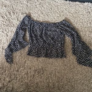 Pika dot top